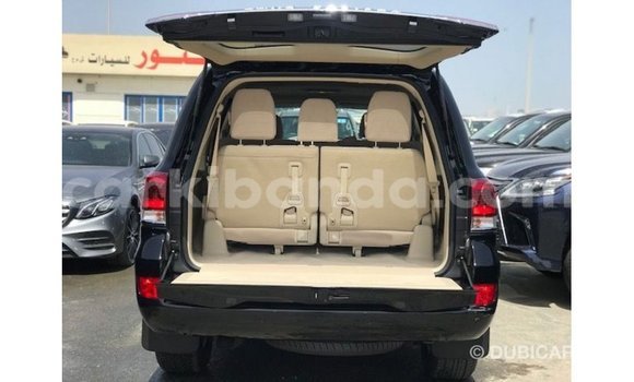 Gura Imported Toyota Land Cruiser Black Imodoka i Import - Dubai mu Uganda Gura Imported Toyota Land Cruiser Black Imodoka i Import - Dubai mu Uganda