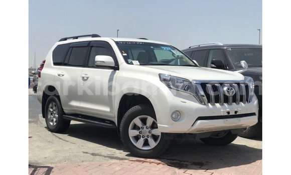 Acheter Import Voiture Toyota Prado Blanc à Import - Dubai, Ouganda Acheter Import Voiture Toyota Prado Blanc à Import - Dubai, Ouganda