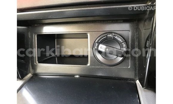 Acheter Import Voiture Toyota Prado Blanc à Import - Dubai, Ouganda Acheter Import Voiture Toyota Prado Blanc à Import - Dubai, Ouganda