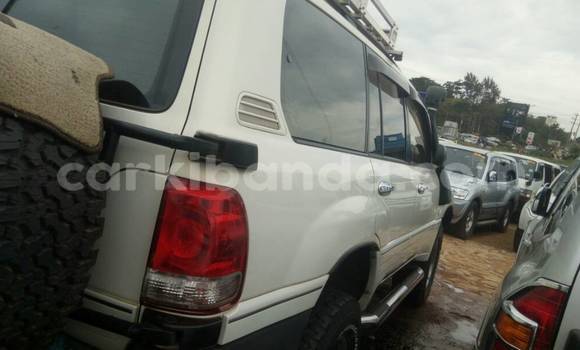 Buy Used Toyota Land Cruiser White Car in Kampala in Uganda Buy Used Toyota Land Cruiser White Car in Kampala in Uganda