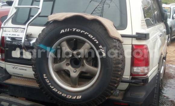 Buy Used Toyota Land Cruiser White Car in Kampala in Uganda Buy Used Toyota Land Cruiser White Car in Kampala in Uganda