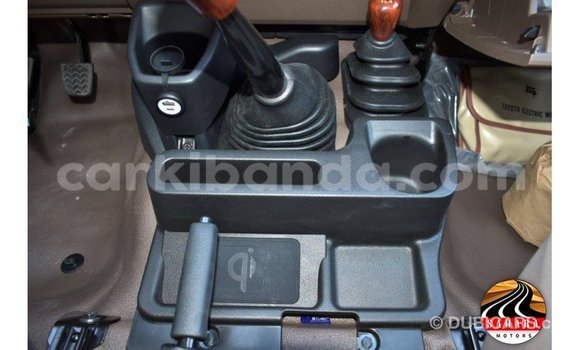 Acheter Import Voiture Toyota Land Cruiser Autre à Import - Dubai, Ouganda Acheter Import Voiture Toyota Land Cruiser Autre à Import - Dubai, Ouganda