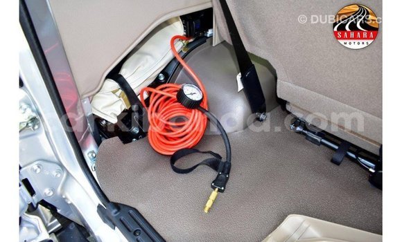 Acheter Import Voiture Toyota Land Cruiser Autre à Import - Dubai, Ouganda Acheter Import Voiture Toyota Land Cruiser Autre à Import - Dubai, Ouganda