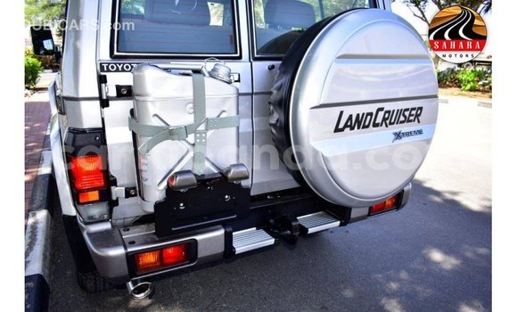 Acheter Import Voiture Toyota Land Cruiser Autre à Import - Dubai, Ouganda Acheter Import Voiture Toyota Land Cruiser Autre à Import - Dubai, Ouganda