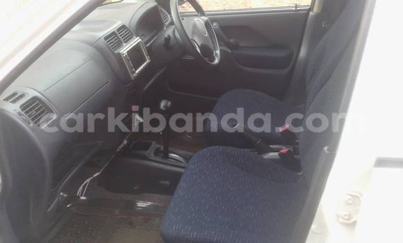 Gura Yakoze Suzuki Swift White Imodoka i Arua mu Uganda Gura Yakoze Suzuki Swift White Imodoka i Arua mu Uganda