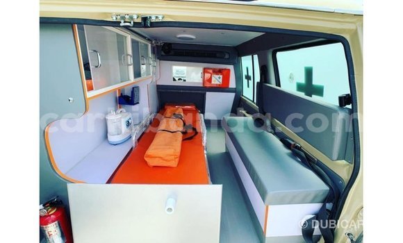 Gura Imported Toyota Land Cruiser Beige Imodoka i Import - Dubai mu Uganda Gura Imported Toyota Land Cruiser Beige Imodoka i Import - Dubai mu Uganda