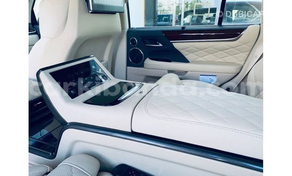 Acheter Import Voiture Lexus LX Rouge à Import - Dubai, Ouganda Acheter Import Voiture Lexus LX Rouge à Import - Dubai, Ouganda