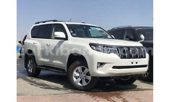Nunua Imported Toyota Prado Nyeupe Gari ndani ya Import - Dubai nchini Uganda Nunua Imported Toyota Prado Nyeupe Gari ndani ya Import - Dubai nchini Uganda