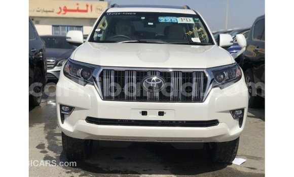 Nunua Imported Toyota Prado Nyeupe Gari ndani ya Import - Dubai nchini Uganda Nunua Imported Toyota Prado Nyeupe Gari ndani ya Import - Dubai nchini Uganda