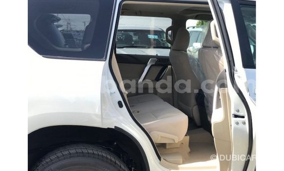 Nunua Imported Toyota Prado Nyeupe Gari ndani ya Import - Dubai nchini Uganda Nunua Imported Toyota Prado Nyeupe Gari ndani ya Import - Dubai nchini Uganda