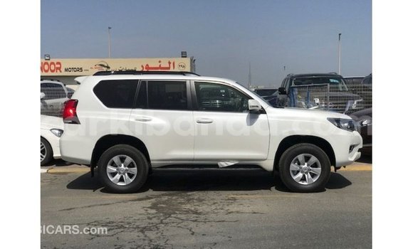 Nunua Imported Toyota Prado Nyeupe Gari ndani ya Import - Dubai nchini Uganda Nunua Imported Toyota Prado Nyeupe Gari ndani ya Import - Dubai nchini Uganda