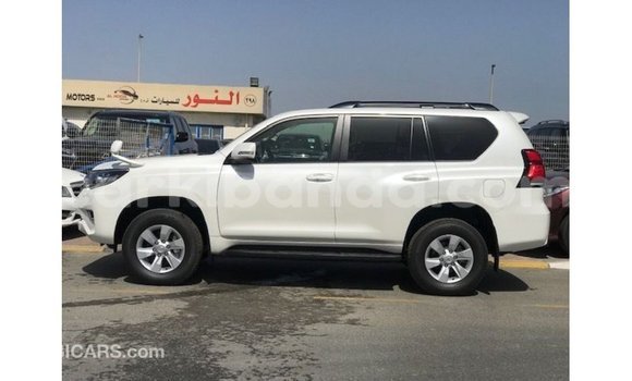 Nunua Imported Toyota Prado Nyeupe Gari ndani ya Import - Dubai nchini Uganda Nunua Imported Toyota Prado Nyeupe Gari ndani ya Import - Dubai nchini Uganda
