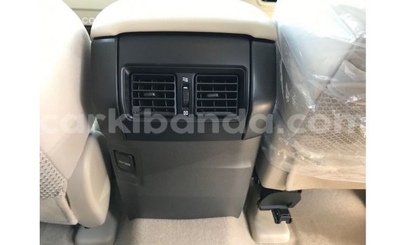Nunua Imported Toyota Prado Nyeupe Gari ndani ya Import - Dubai nchini Uganda Nunua Imported Toyota Prado Nyeupe Gari ndani ya Import - Dubai nchini Uganda
