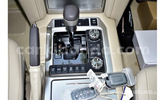 Buy Import Toyota Land Cruiser White Car in Import - Dubai in Uganda Buy Import Toyota Land Cruiser White Car in Import - Dubai in Uganda