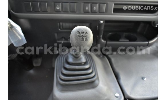 Acheter Import Voiture Toyota Coaster Blanc à Import - Dubai, Ouganda Acheter Import Voiture Toyota Coaster Blanc à Import - Dubai, Ouganda