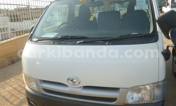 Buy Used Toyota HiAce White Truck in Arua in Uganda