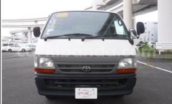 Acheter Occasion Utilitaire Toyota HiAce Blanc à Jinja, Ouganda Acheter Occasion Utilitaire Toyota HiAce Blanc à Jinja, Ouganda