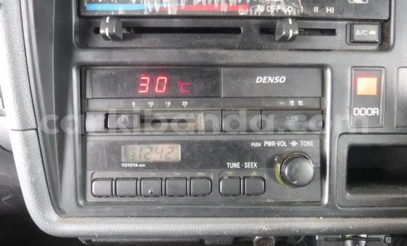 Acheter Occasion Utilitaire Toyota HiAce Blanc à Jinja, Ouganda Acheter Occasion Utilitaire Toyota HiAce Blanc à Jinja, Ouganda