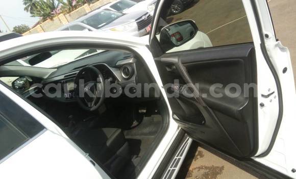 Buy Used Toyota RAV4 White Car in Kampala in Uganda Buy Used Toyota RAV4 White Car in Kampala in Uganda