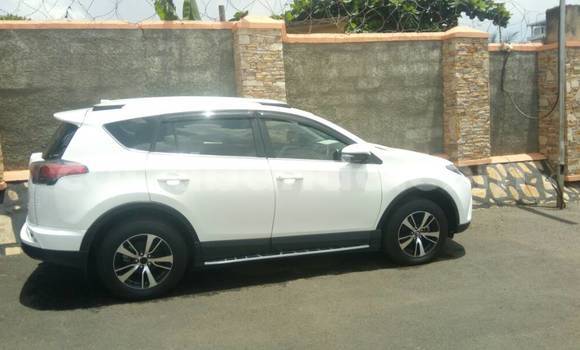 Buy Used Toyota RAV4 White Car in Kampala in Uganda Buy Used Toyota RAV4 White Car in Kampala in Uganda