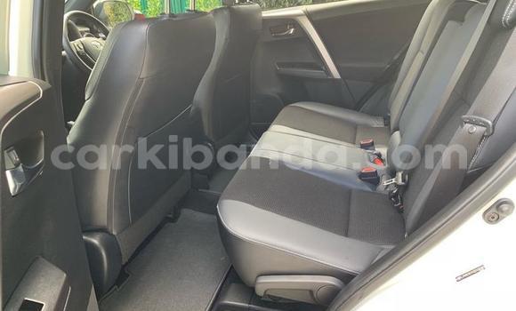 Gura Yakoze Toyota RAV4 Other Imodoka i Kampala mu Uganda Gura Yakoze Toyota RAV4 Other Imodoka i Kampala mu Uganda