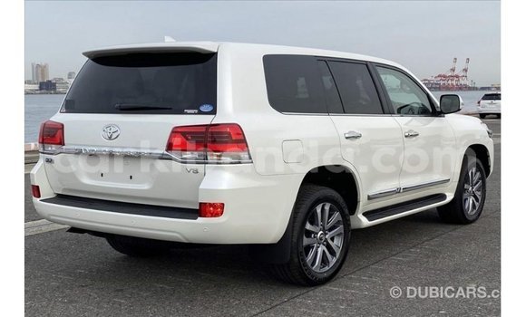 Gura Imported Toyota Land Cruiser White Imodoka i Import - Dubai mu Uganda Gura Imported Toyota Land Cruiser White Imodoka i Import - Dubai mu Uganda