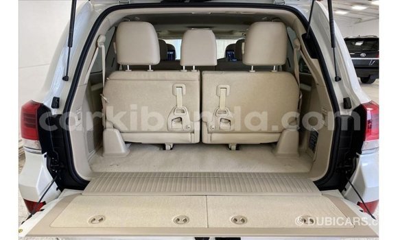 Gura Imported Toyota Land Cruiser White Imodoka i Import - Dubai mu Uganda Gura Imported Toyota Land Cruiser White Imodoka i Import - Dubai mu Uganda