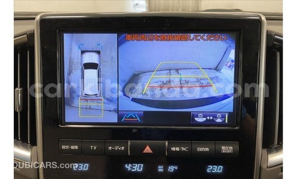 Gura Imported Toyota Land Cruiser White Imodoka i Import - Dubai mu Uganda Gura Imported Toyota Land Cruiser White Imodoka i Import - Dubai mu Uganda