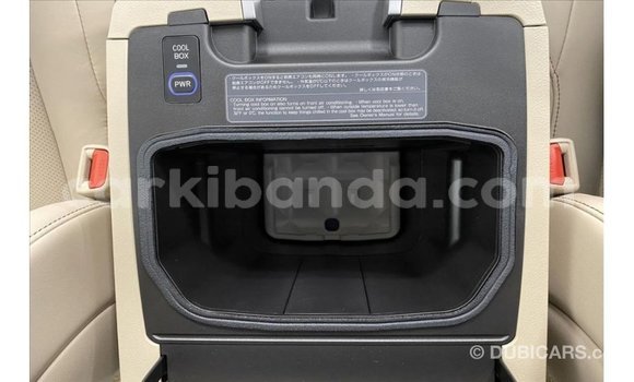 Gura Imported Toyota Land Cruiser White Imodoka i Import - Dubai mu Uganda Gura Imported Toyota Land Cruiser White Imodoka i Import - Dubai mu Uganda