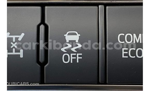 Gura Imported Toyota Land Cruiser White Imodoka i Import - Dubai mu Uganda Gura Imported Toyota Land Cruiser White Imodoka i Import - Dubai mu Uganda