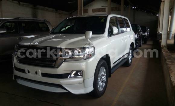Buy Used Toyota Land Cruiser White Car in Kampala in Uganda Buy Used Toyota Land Cruiser White Car in Kampala in Uganda