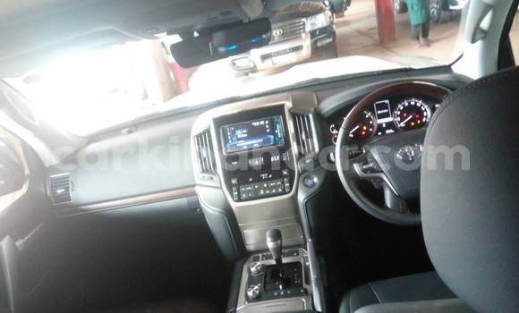 Buy Used Toyota Land Cruiser White Car in Kampala in Uganda Buy Used Toyota Land Cruiser White Car in Kampala in Uganda