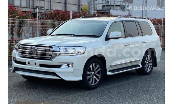 Gura Imported Toyota Land Cruiser White Imodoka i Import - Dubai mu Uganda Gura Imported Toyota Land Cruiser White Imodoka i Import - Dubai mu Uganda