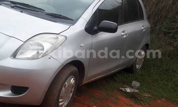 Nunua Ilio tumika Toyota Vitz Fedha Gari ndani ya Busia nchini Uganda Nunua Ilio tumika Toyota Vitz Fedha Gari ndani ya Busia nchini Uganda