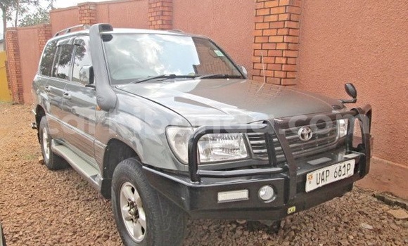 Buy Used Toyota Land Cruiser Silver Car in Kampala in Uganda Buy Used Toyota Land Cruiser Silver Car in Kampala in Uganda