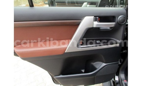 Gura Imported Toyota Land Cruiser Black Imodoka i Import - Dubai mu Uganda Gura Imported Toyota Land Cruiser Black Imodoka i Import - Dubai mu Uganda