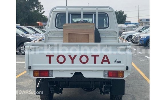 Buy Import Toyota Land Cruiser White Car in Import - Dubai in Uganda Buy Import Toyota Land Cruiser White Car in Import - Dubai in Uganda