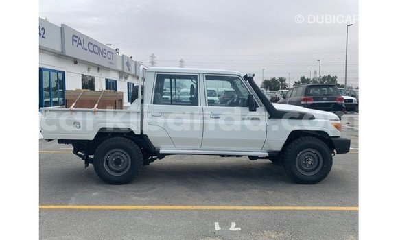Buy Import Toyota Land Cruiser White Car in Import - Dubai in Uganda Buy Import Toyota Land Cruiser White Car in Import - Dubai in Uganda