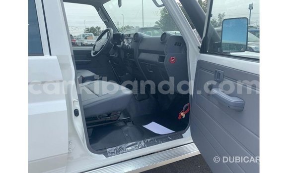 Buy Import Toyota Land Cruiser White Car in Import - Dubai in Uganda Buy Import Toyota Land Cruiser White Car in Import - Dubai in Uganda