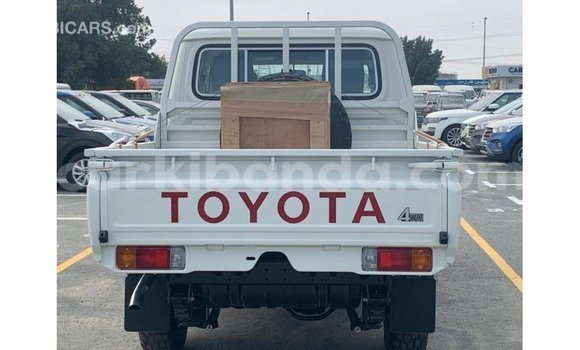 Buy Import Toyota Land Cruiser White Car in Import - Dubai in Uganda Buy Import Toyota Land Cruiser White Car in Import - Dubai in Uganda