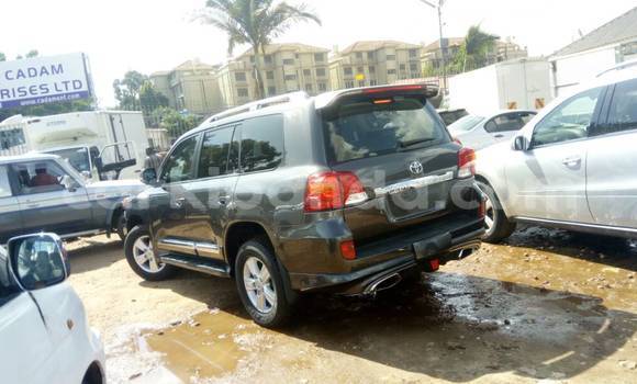 Buy Used Toyota Land Cruiser Black Car in Kampala in Uganda Buy Used Toyota Land Cruiser Black Car in Kampala in Uganda