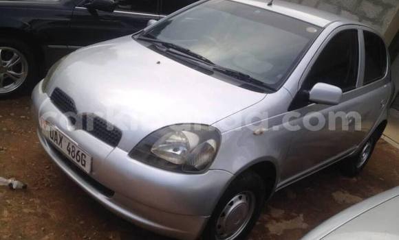 Acheter Occasion Voiture Toyota Vitz Gris à Busia, Ouganda Acheter Occasion Voiture Toyota Vitz Gris à Busia, Ouganda