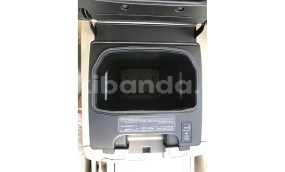 Nunua Imported Toyota Land Cruiser Bluu Gari ndani ya Import - Dubai nchini Uganda Nunua Imported Toyota Land Cruiser Bluu Gari ndani ya Import - Dubai nchini Uganda