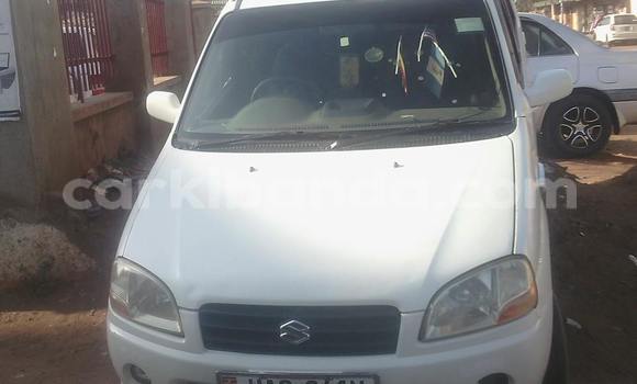 Gura Yakoze Suzuki Swift White Imodoka i Arua mu Uganda Gura Yakoze Suzuki Swift White Imodoka i Arua mu Uganda