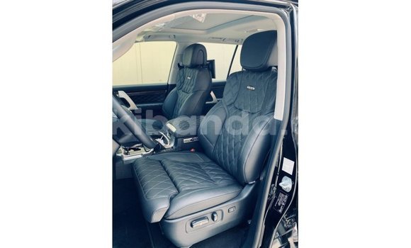 Acheter Import Voiture Toyota Land Cruiser Noir à Import - Dubai, Ouganda Acheter Import Voiture Toyota Land Cruiser Noir à Import - Dubai, Ouganda