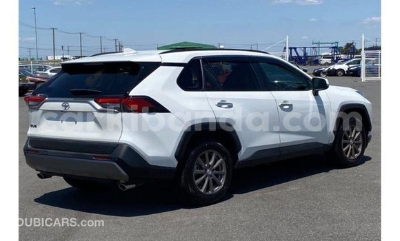 Gura Imported Toyota 4Runner White Imodoka i Import - Dubai mu Uganda Gura Imported Toyota 4Runner White Imodoka i Import - Dubai mu Uganda