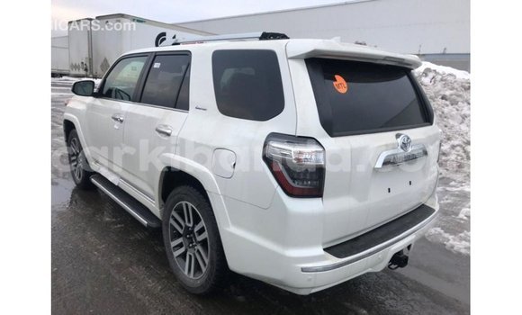 Acheter Import Voiture Toyota 4Runner Blanc à Import - Dubai, Ouganda Acheter Import Voiture Toyota 4Runner Blanc à Import - Dubai, Ouganda