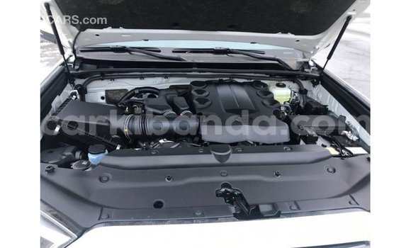 Acheter Import Voiture Toyota 4Runner Blanc à Import - Dubai, Ouganda Acheter Import Voiture Toyota 4Runner Blanc à Import - Dubai, Ouganda