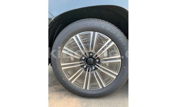 Nunua Imported Lexus LX Nyeusi Gari ndani ya Import - Dubai nchini Uganda Nunua Imported Lexus LX Nyeusi Gari ndani ya Import - Dubai nchini Uganda