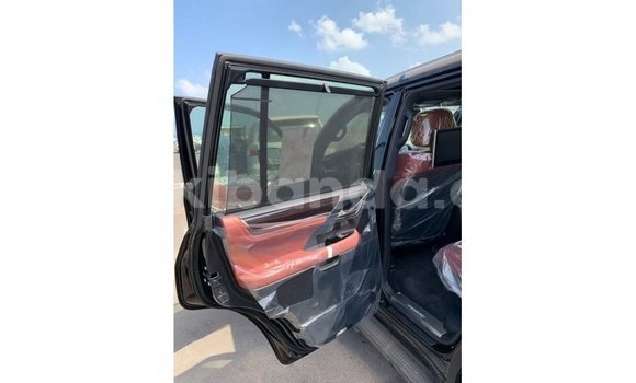 Nunua Imported Lexus LX Nyeusi Gari ndani ya Import - Dubai nchini Uganda Nunua Imported Lexus LX Nyeusi Gari ndani ya Import - Dubai nchini Uganda